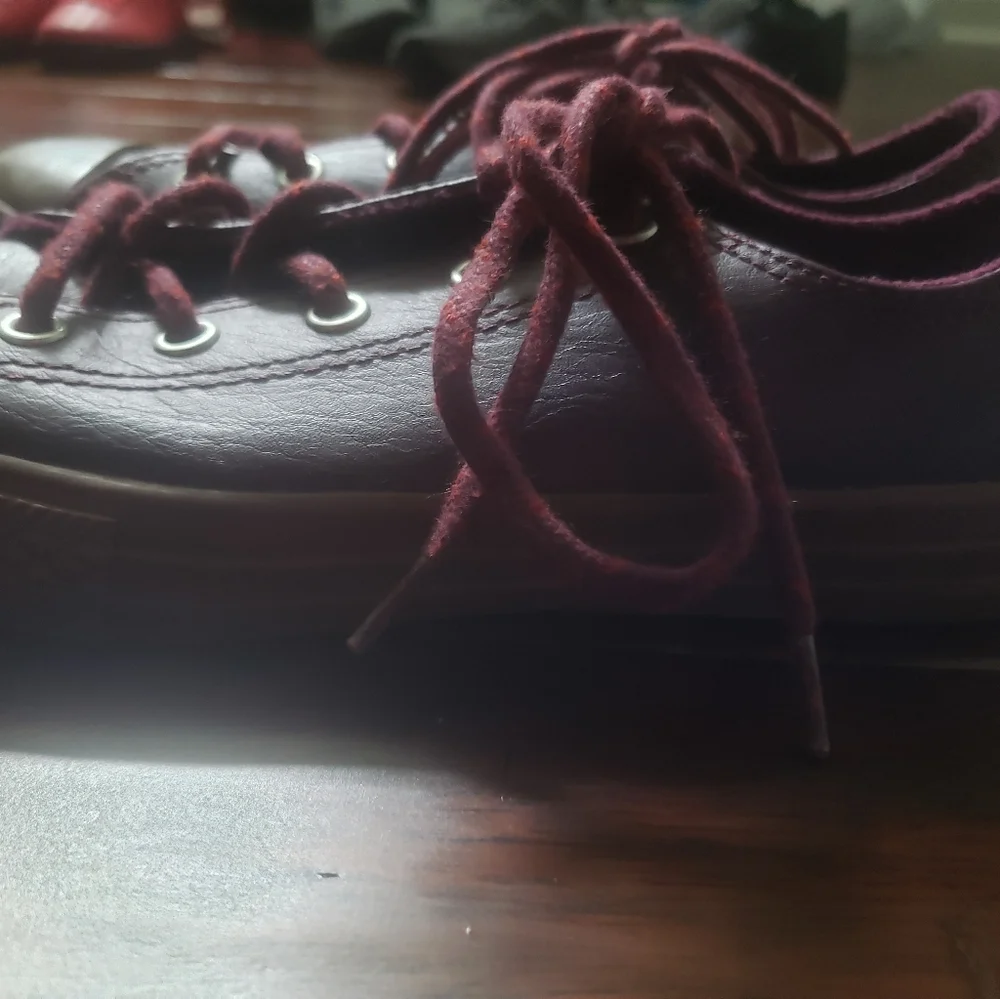 Boys Maroon/Burgundy Converse